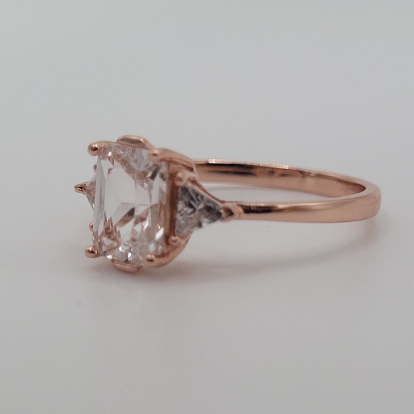 RoseGold plated 925 sterling silver ring with rectangular cut gem - Picture 3 of 16